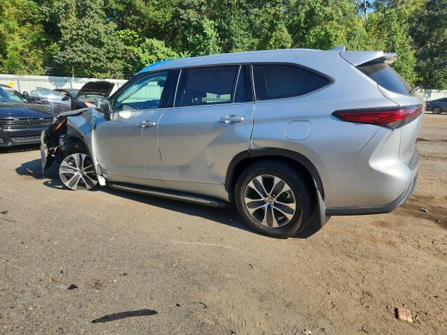 5TDGZRBHXNS567915 - 2022 TOYOTA HIGHLANDER XLE ვერცხლისფერი ფოტო 2