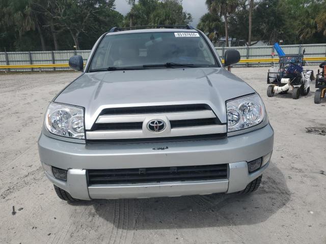JTEBU14R940033074 - 2004 TOYOTA 4RUNNER SR5 SILVER photo 5