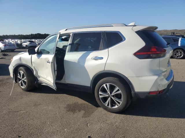 5N1AT2MV2KC768315 - 2019 NISSAN ROGUE S WHITE photo 2