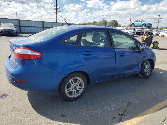 3FADP4BJ7JM136687 - 2018 FORD FIESTA SE BLUE photo 3