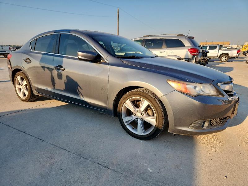 19VDE1F75DE017282 - 2013 ACURA ILX 20 TECH GRAY photo 4
