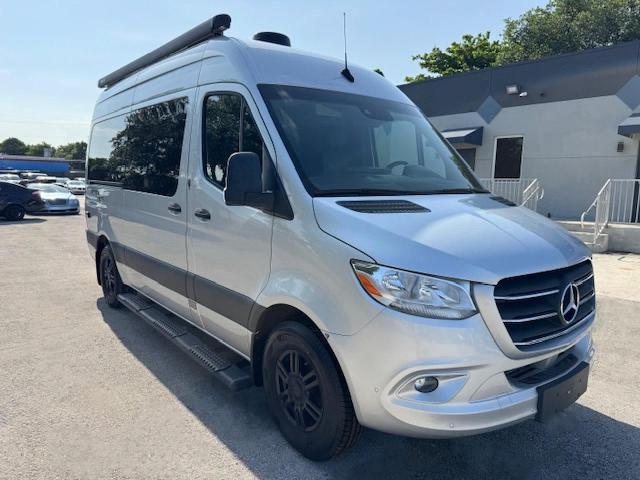 W1X4EBHY0NP484324 - 2022 MERCEDES-BENZ SPRINTER 2500 SILVER photo 4