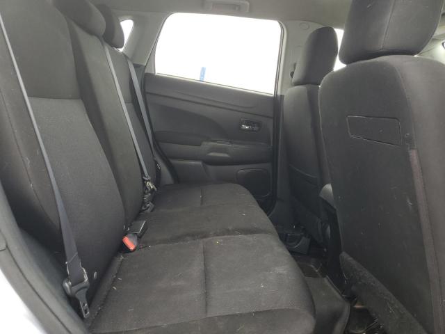 JA4AP3AU6BZ021799 - 2011 MITSUBISHI OUTLANDER ES ვერცხლისფერი ფოტო 11