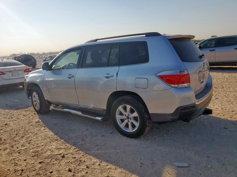5TDBK3EH0BS063876 - 2011 TOYOTA HIGHLANDER BASE فضي صورة 2