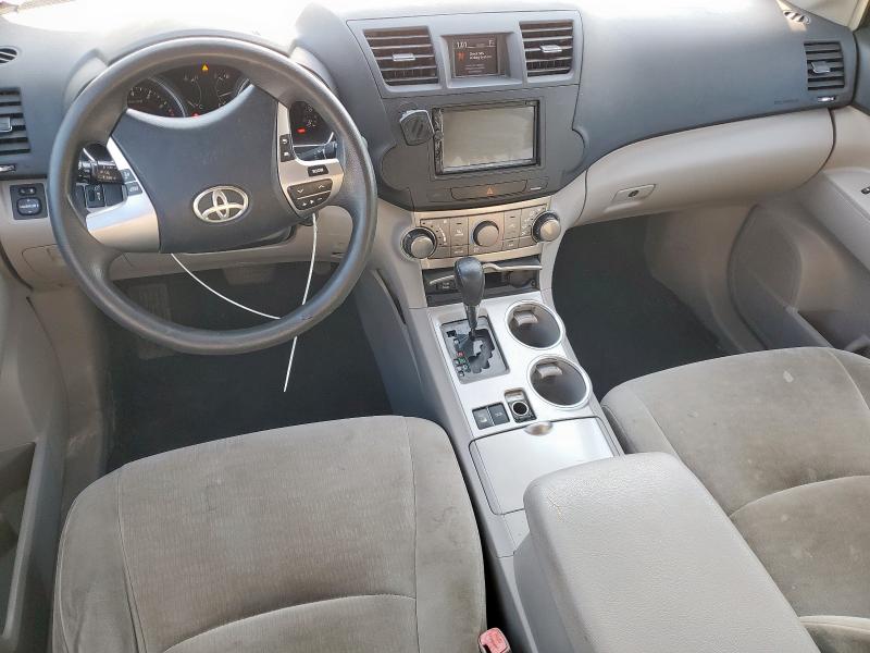 5TDBK3EH0BS063876 - 2011 TOYOTA HIGHLANDER BASE فضي صورة 8