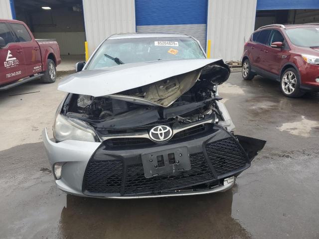 4T1BF1FK3FU092739 - 2015 TOYOTA CAMRY LE SILVER photo 5