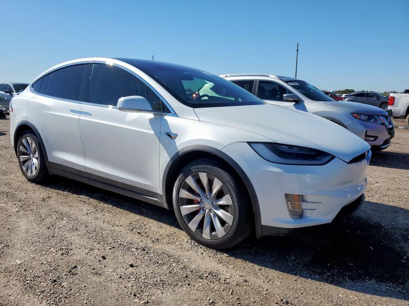 5YJXCAE41KF183128 - 2019 TESLA MODEL X Biały zdjęcie 4