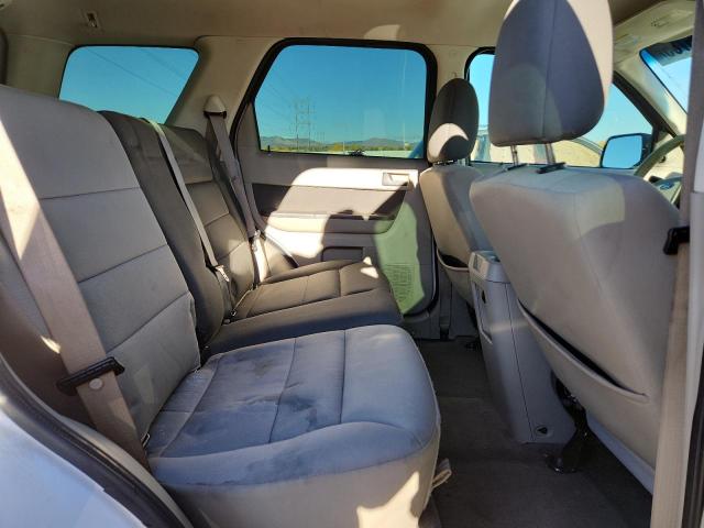 1FMCU03769KB02796 - 2009 FORD ESCAPE XLT 白色 照片 11