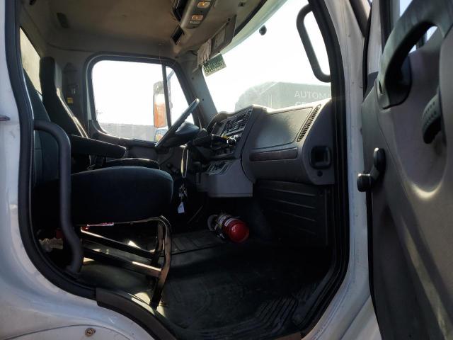 1FVACWDT9CDBU1463 - 2012 FREIGHTLINER M2 106 MEDIUM DUTY WHITE photo 6