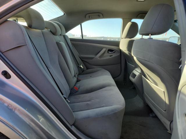 4T4BF3EKXBR196786 - 2011 TOYOTA CAMRY BASE Srebrny zdjęcie 10