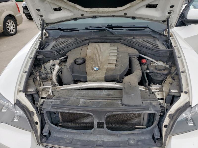5UXZW0C51C0B88269 - 2012 BMW X5 XDRIVE35D WHITE photo 12