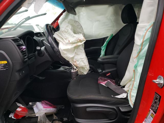 KNDJP3A56G7264319 - 2016 KIA SOUL + RED photo 7