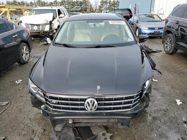 1VWDT7A30HC064041 - 2017 VOLKSWAGEN PASSAT R-LINE შავი ფოტო 5
