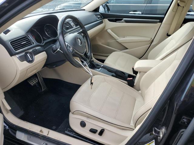 1VWDT7A30HC064041 - 2017 VOLKSWAGEN PASSAT R-LINE შავი ფოტო 7