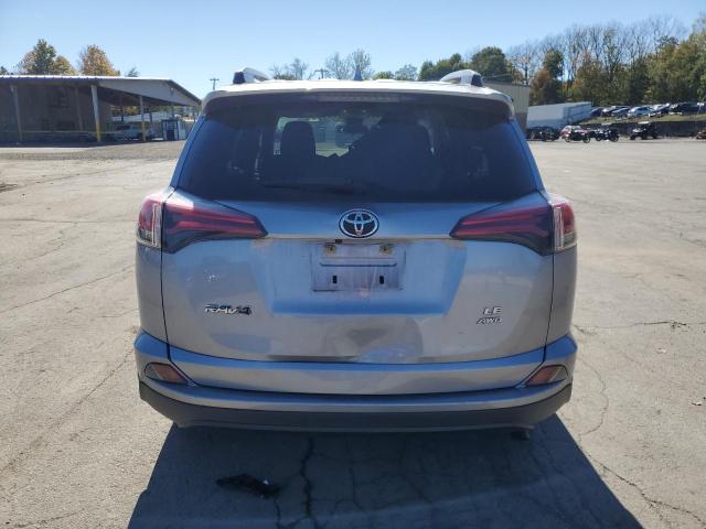 JTMBFREV6JJ238706 - 2018 TOYOTA RAV4 LE ვერცხლისფერი ფოტო 6