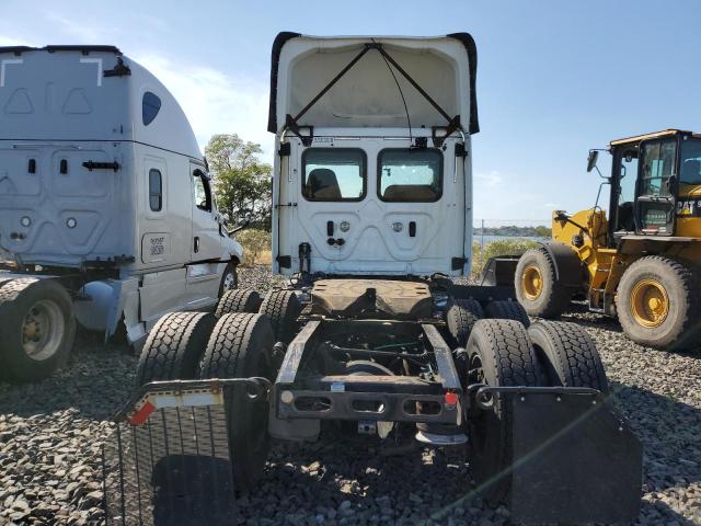 3AKJHTDV1LSMD9224 - 2020 FREIGHTLINER CASCADIA 1 WHITE photo 6