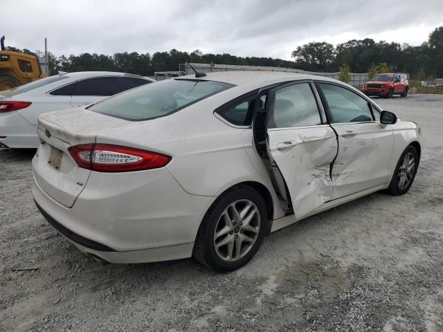 3FA6P0H7XDR198024 - 2013 FORD FUSION SE WHITE photo 3