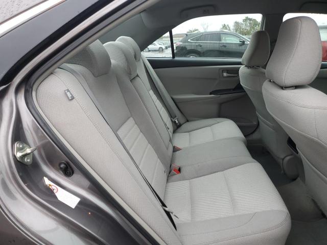 4T4BF1FK6FR474706 - 2015 TOYOTA CAMRY LE GRAY photo 10