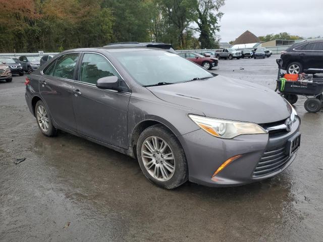 4T4BF1FK6FR474706 - 2015 TOYOTA CAMRY LE GRAY photo 4