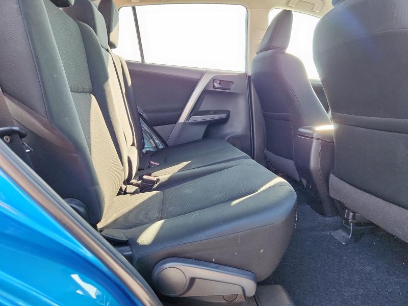 2T3ZFREVXJW424748 - 2018 TOYOTA RAV4 LE BLUE photo 11