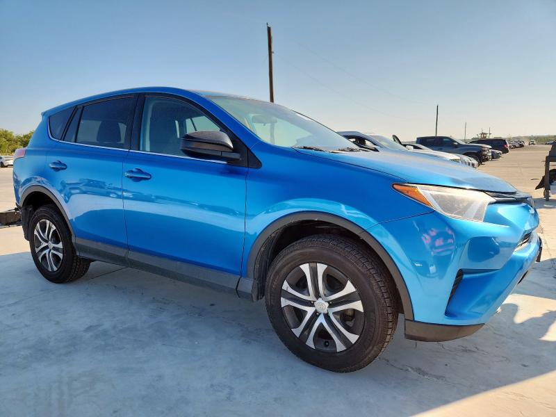2T3ZFREVXJW424748 - 2018 TOYOTA RAV4 LE BLUE photo 4