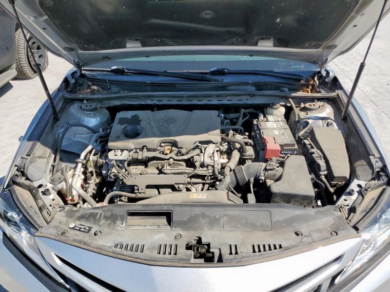 4T1B11HK4JU628943 - 2018 TOYOTA CAMRY L SILVER photo 11