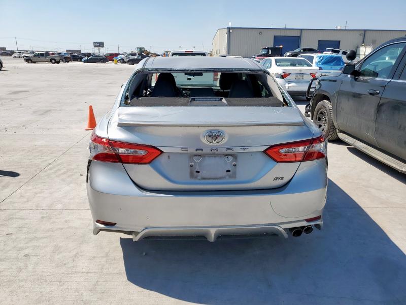 4T1B11HK4JU628943 - 2018 TOYOTA CAMRY L SILVER photo 6