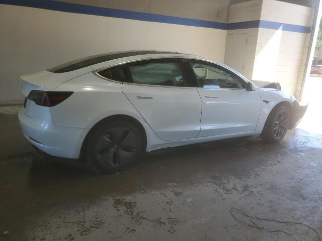 5YJ3E1EA5KF483883 - 2019 TESLA MODEL 3 Beyaz fotoğraf 3