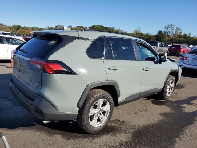 2T3P1RFVXMW212439 - 2021 TOYOTA RAV4 XLE GRAY photo 3