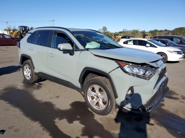 2T3P1RFVXMW212439 - 2021 TOYOTA RAV4 XLE GRAY photo 4