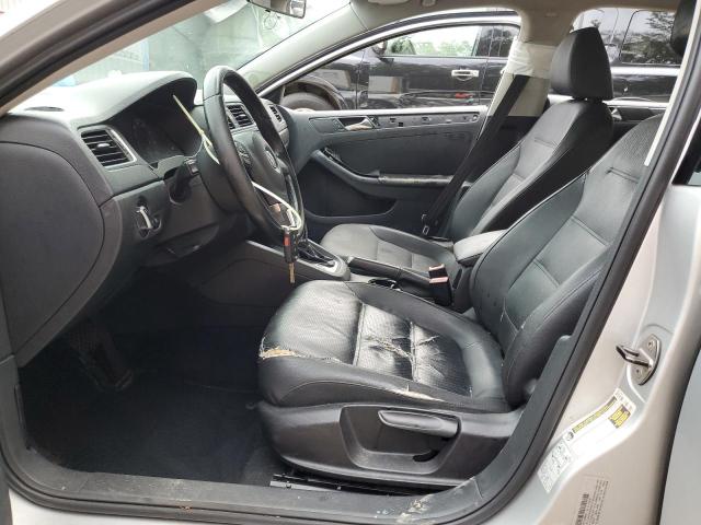 3VWDZ7AJ6BM022010 - 2011 VOLKSWAGEN JETTA SE Silber Foto 14