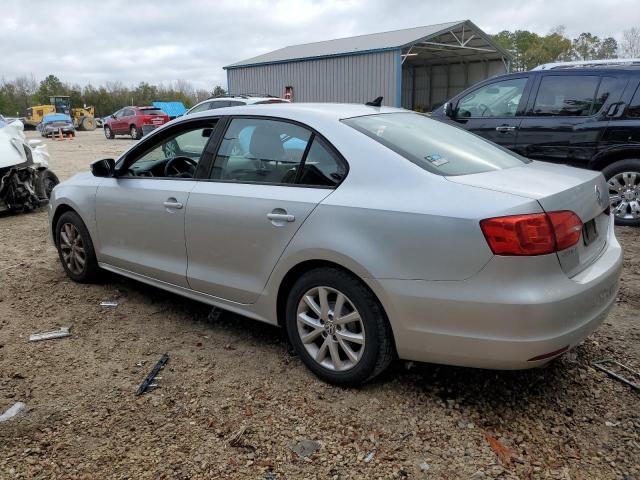 3VWDZ7AJ6BM022010 - 2011 VOLKSWAGEN JETTA SE Silber Foto 4