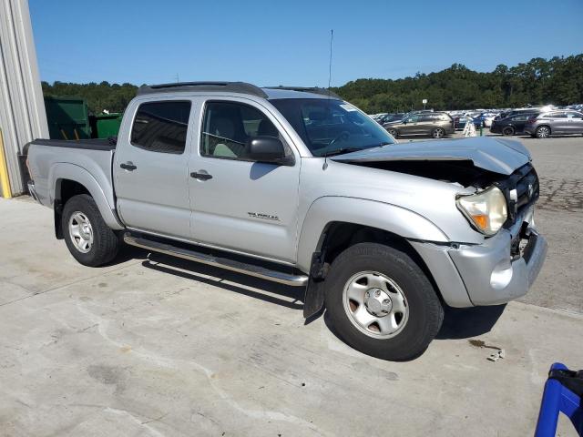 3TMJU62N47M032574 - 2007 TOYOTA TACOMA DOUBLE CAB PRERUNNER SILVER photo 4