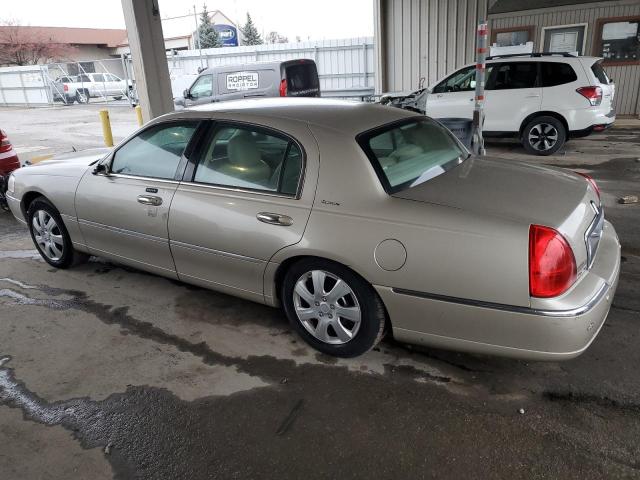 1LNHM81WX4Y688522 - 2004 LINCOLN TOWN CAR EXECUTIVE Silber Foto 2