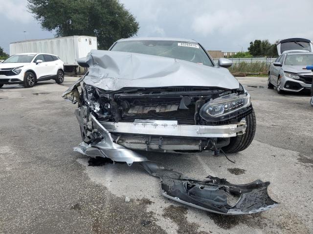 1HGCV1F34JA109211 - 2018 HONDA ACCORD SPORT ვერცხლისფერი ფოტო 5