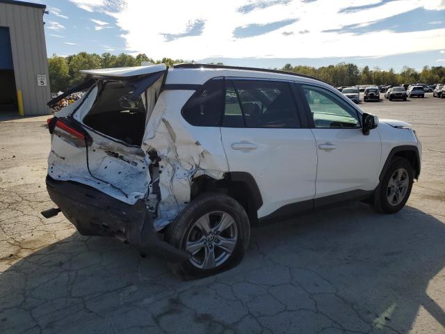 2T3P1RFV5NC262846 - 2022 TOYOTA RAV4 XLE WHITE photo 3