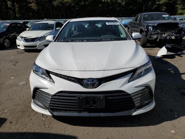4T1C11BK8NU068511 - 2022 TOYOTA CAMRY LE WHITE photo 5