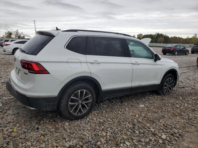 3VV2B7AX8LM024279 - 2020 VOLKSWAGEN TIGUAN SE أبيض صورة 3