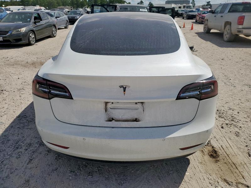 5YJ3E1EA2JF161992 - 2018 TESLA MODEL 3 WHITE photo 6
