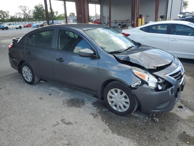 3N1CN7AP5JL856419 - 2018 NISSAN VERSA S GRAY photo 4