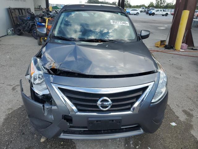 3N1CN7AP5JL856419 - 2018 NISSAN VERSA S GRAY photo 5