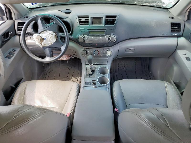 JTEDA41A092007041 - 2009 TOYOTA HIGHLANDER SILVER photo 8