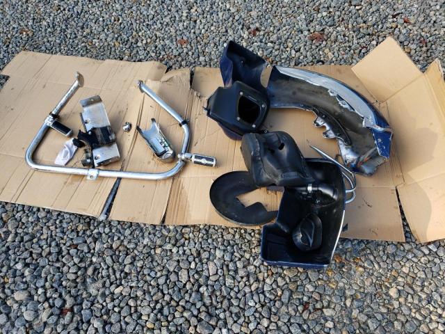 1HD1FCW16XY628689 - 1999 HARLEY-DAVIDSON FLHTCUI 双色 照片 8