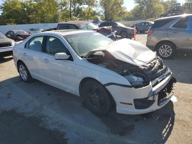 3FAHP0HA6AR101319 - 2010 FORD FUSION SE WHITE photo 4