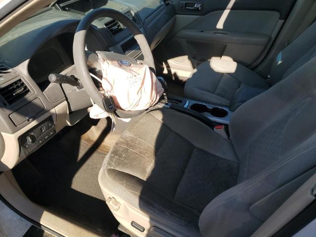 3FAHP0HA6AR101319 - 2010 FORD FUSION SE WHITE photo 7