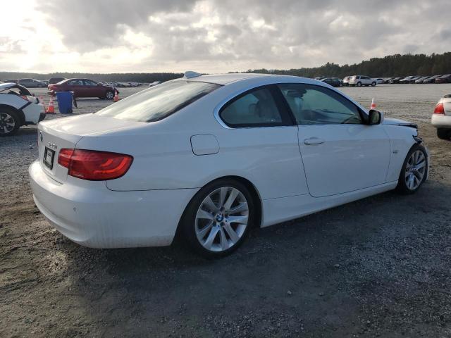 WBAKE3C56BE559008 - 2011 BMW 328 I WHITE photo 3