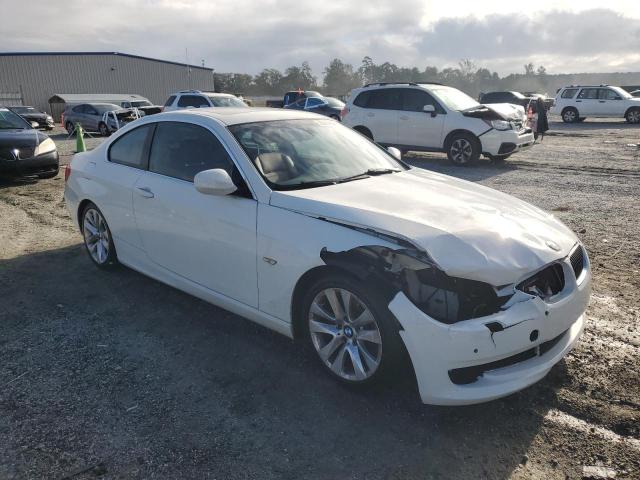 WBAKE3C56BE559008 - 2011 BMW 328 I WHITE photo 4