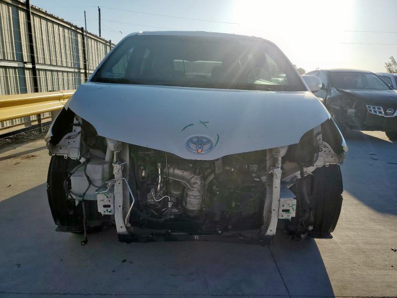 5TDYK3DC3GS752303 - 2016 TOYOTA SIENNA XLE თეთრი ფოტო 5