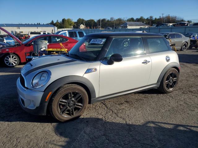 2013 MINI COOPER S, 