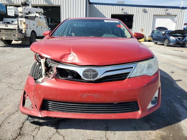4T1BK1FK0DU527287 - 2013 TOYOTA CAMRY SE 红色 照片 5
